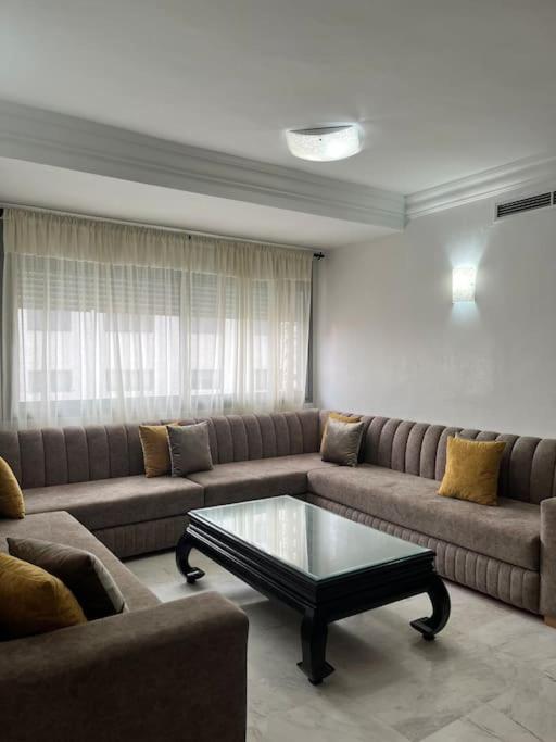 Appartement In The Heart Of Tanger Boulevard Exterior photo